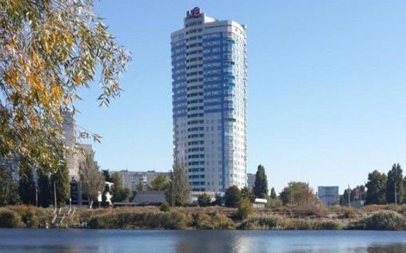 Продам 4-х кімнатну квартиру на Салтівки ст.м Студенческая - фото 1