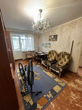 Продам двокімнатну квартиру по вул. Молодогвардійській - фото 1