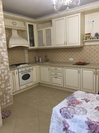 Продам 2 ком квартиру на Сахарова - фото 1