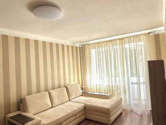 Продам 1 комн ул. Космонавтов! С балконом. Черемушки! Кос. ремонт! Одесса