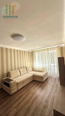 Продам 1 комн ул. Космонавтов! С балконом. Черемушки! Кос. ремонт! - фото 1