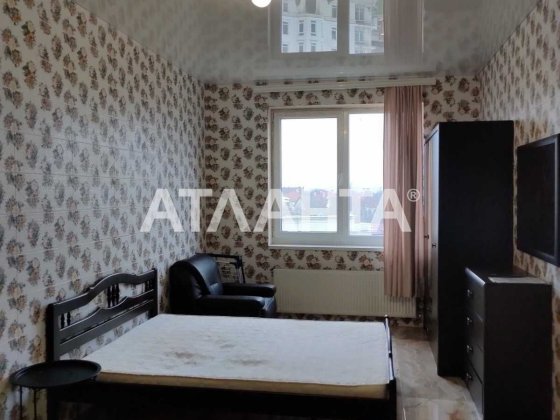 Продается 1 комнатная квартира на 10 Фонтана. С видом на море