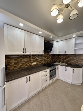 Петропавлівська Борщагівка Соборна 10б метро Акеммістечко - фото 1