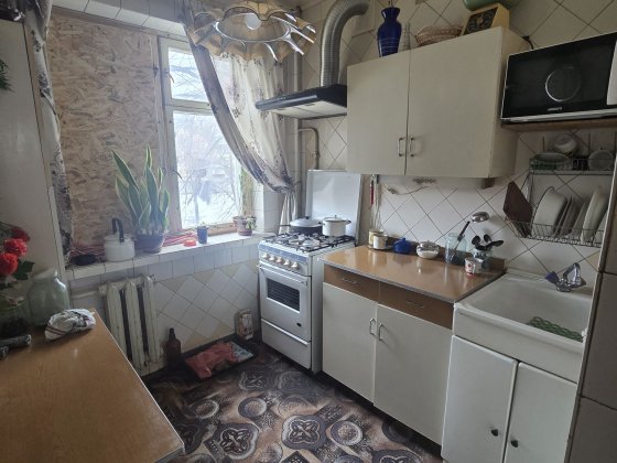 Продам 3х комнатную Салтовка  8х/з Харьков