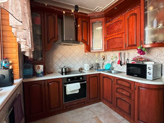 Продам 3-х кімнатну квартиру на Салтівці, район "Медкомплексу" Харьков