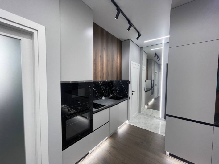 Светлая 2- комнатная квартира с ремонтом в Кадорр Сити  Ипподром - фото 1