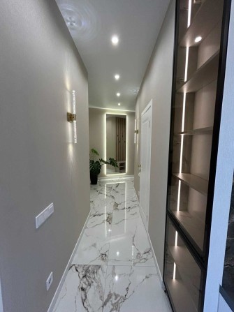 Продам. Квартиру в 61 жемчужине на Краснова. Средний этаж. - фото 1