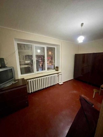 Продам 2 к. квартиру поруч з метро Наукова. - фото 1