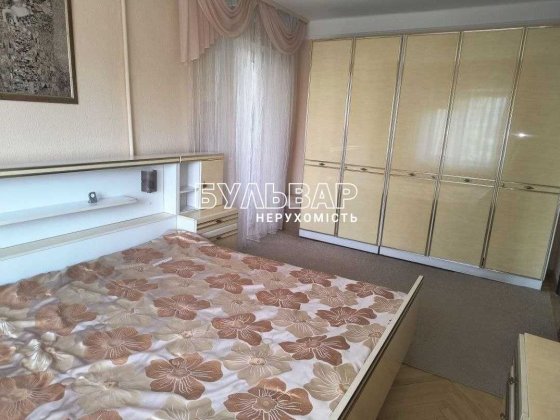 Продам 3 к кв 70м2 Центр ул. Кооперативная 5 Сталинка ж/б Харьков