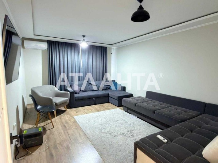 В продаже двух комнатная квартира на Французском Бульваре. - фото 1