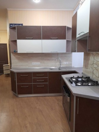 В продаже 3к сталинка Х.Гора р-н РОСТА, с полным капремонтом - фото 1