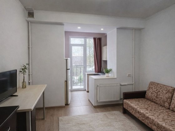 Продам уютную 1-комнатную квартиру с балконом в тихом зеленом дворе Харків