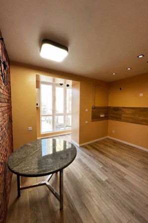 2-кім квартира  з Ремонтом Цегляний Будинок АОГВ - фото 1