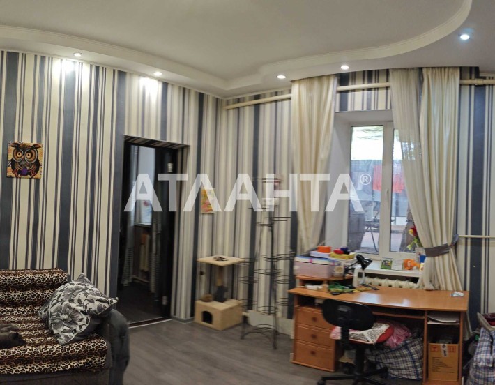 Продается светлая и просторная квартира в Одессе, ул. Средняя! - фото 1