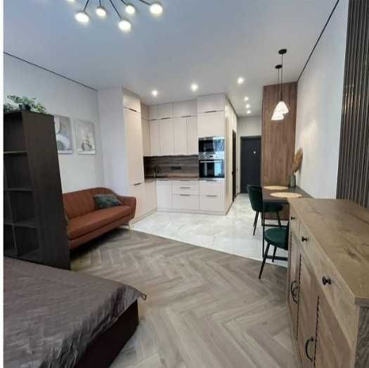 1 ком. квартира с ремонтом мебель, техника, заходи и живи ЖК Атмосфера - фото 1