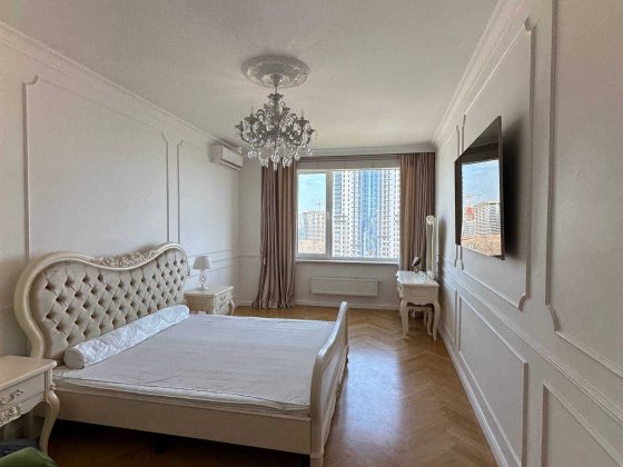 Продам  3-кімнатну квартиру з видом на море на Фонтані!