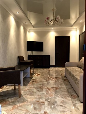 Оренда 2 кімн. квартири." ЖК Фамільний"  5й поверх. 68 м.кв. Власник - фото 1