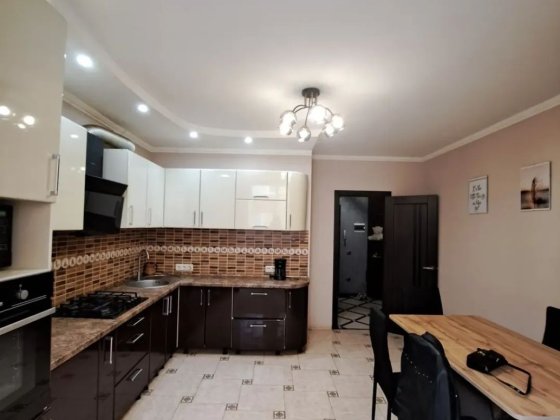 Вільна 2во кімнатна квартира Коновальця Ивано-Франковск