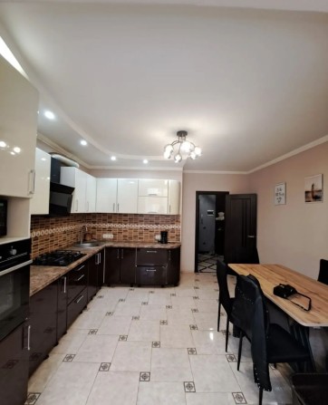 Вільна 2во кімнатна квартира Коновальця - фото 1