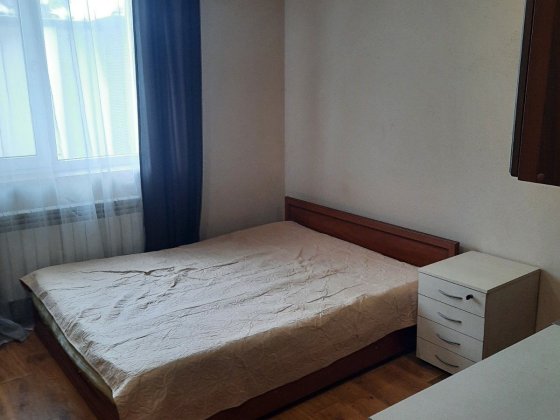 Здається квартира студія район Стадіону Бровары