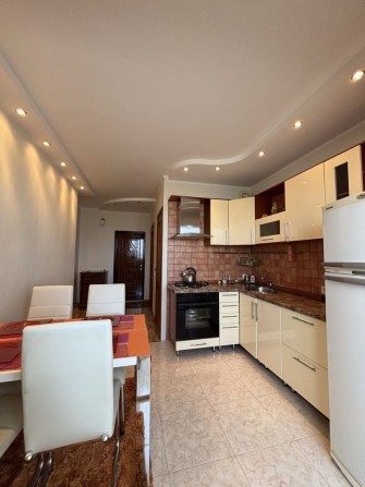 Оренда 2 кім. кв. по вул. Європейська поруч Атмосфера, Сільпо, школа - фото 1