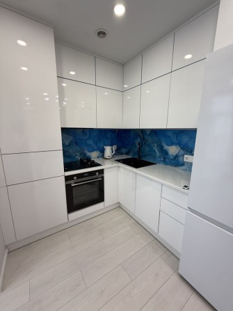 Здається в оренду 1-но кімнатна квартира з новим ремонтом, ТОП локація - фото 1