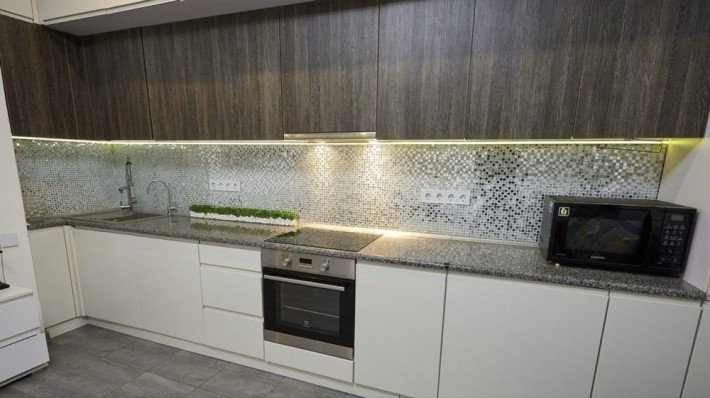 3-x кімнатна  без комісіі , світло і ліфти від генератора.Вишневе - фото 1