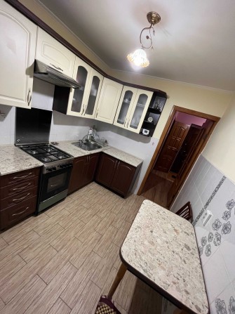 Здається в оренду 2-х кімнатна квартира в центрі міста - фото 1