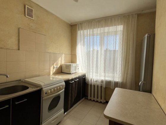 Оренда 1 кім. вторинки вул.Сухомлинського Івано-Франківськ