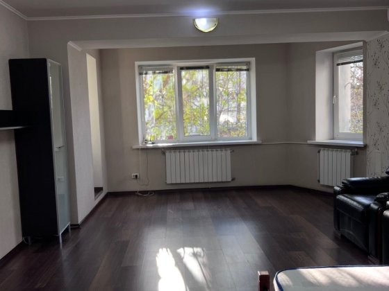 Здам велику однокімнатну квартиру в центрі міста 67 м , ВЛАСНИК Кременчук