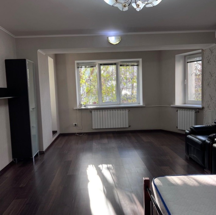 Здам велику однокімнатну квартиру в центрі міста 67 м , ВЛАСНИК - фото 1