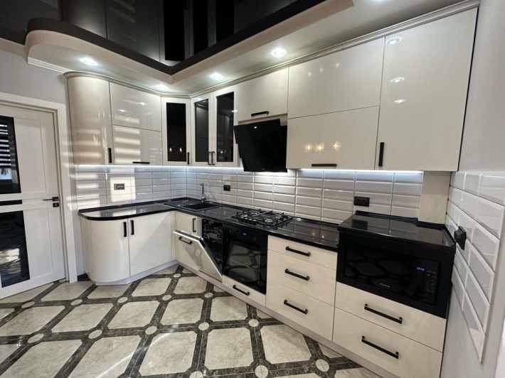 Оренда 2 кім квартира вул. Довженка + кладовка на поверсі, Патріот - фото 1