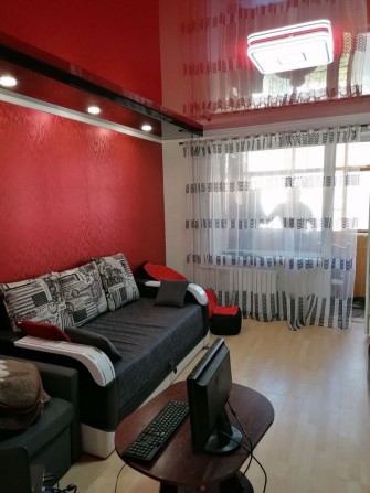 Оренда 1 кімн. Вечірній 5, з меблями і технікою. - фото 1