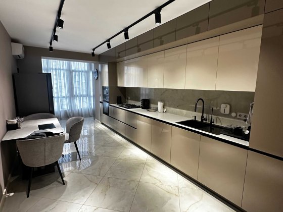 Оренда 3-кімнатної квартири у центрі міста (вул. Височана 18) + гараж (Власник) Івано-Франківськ