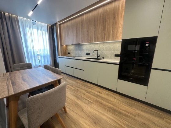 Оренда дизайнерської 2 км квартири в самому центрі міста