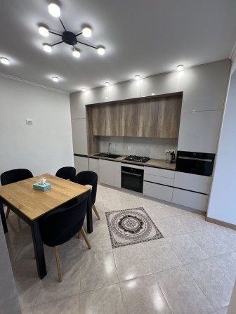 Перша здача в оренду 2во кімнатна квартира Центральна частина міста - фото 1