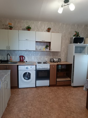 Оренда однокімнатнї квартири по вулиці Європейська,новий будинок. - фото 1