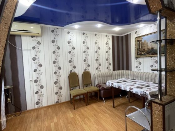 3-х кімнатна квартира на 129 кв Покровский район 129 квартал