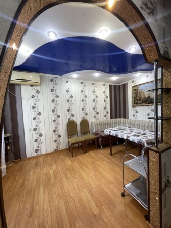 3-х кімнатна квартира на 129 кв Покровский район 129 квартал - фото 1