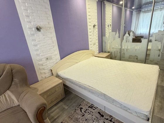 Здаєтся 2 кімнатна квартира на Восході .