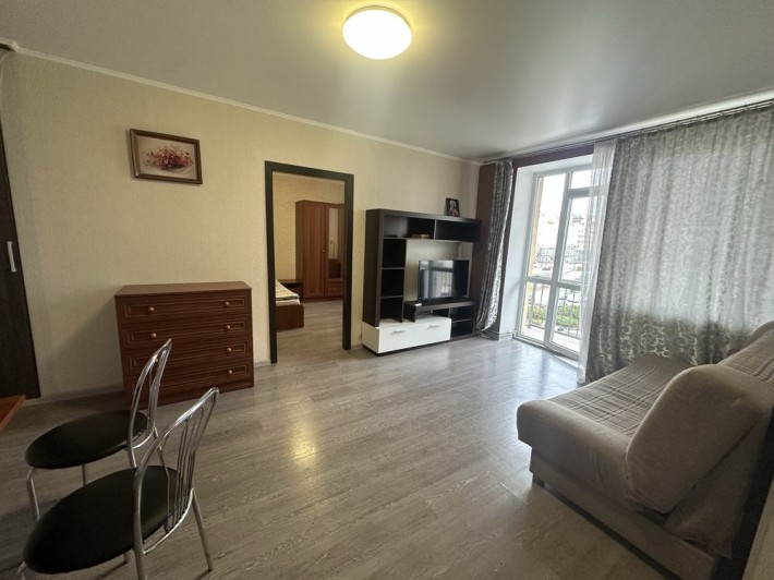 Здається простора 2-кімнатна квартира в самому центрі - фото 1