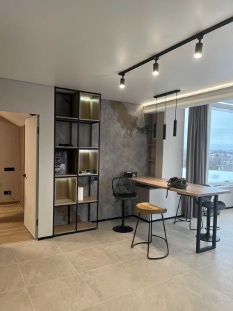 Центр міста. Новий будинок. Оренда квартири з автономним живленням. - фото 1