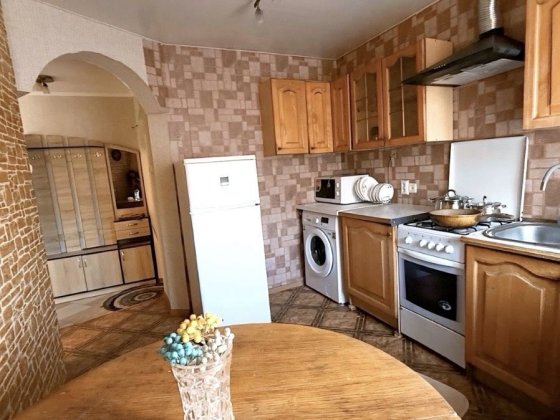 Поділ гарна квартира з кондиціонером вільна Полтава