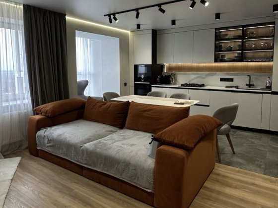 Центр монастирська 11 парковка ,закритий двір вільна Полтава