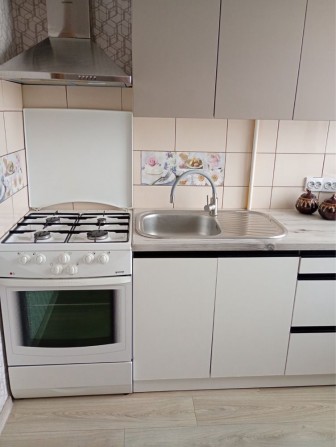 Сдам 1 ком квартиру , свободная к заселению - фото 1