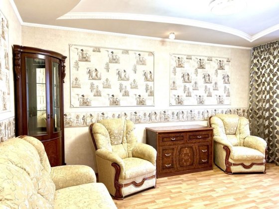 Здається затишна 2-кімнатна квартира в центрі міста 95 кв.(Чашка) Кривой Рог