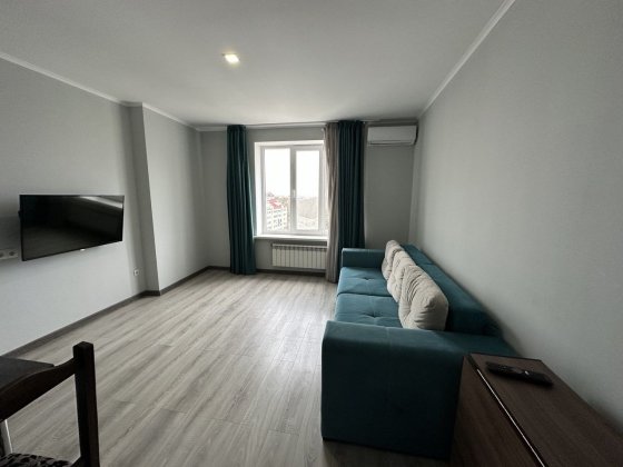 Здам 2 км в центрі поруч парк вулиця Мельника Івано-Франківськ