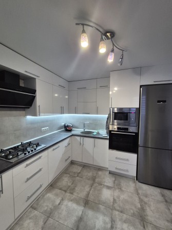 Оренда 3к квартири в новобудові  Лушпи 5 корпус 21 - фото 1