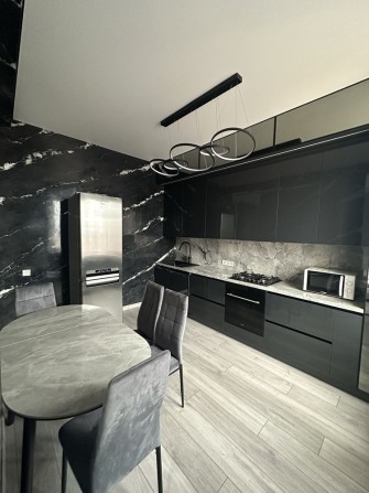 Сдам 2 кімнатну квартиру площа Визволення - фото 1