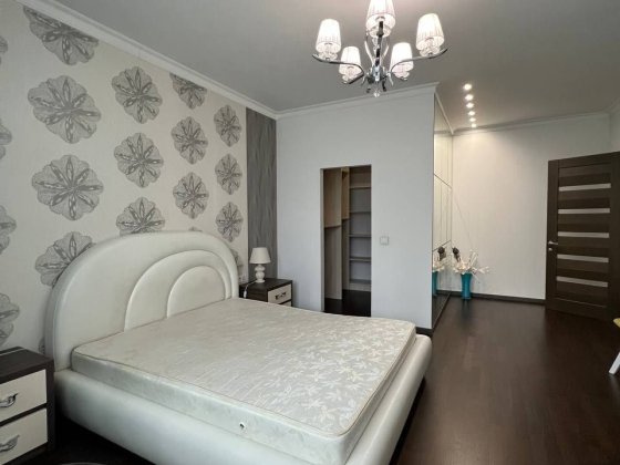 Здається в оренду 1 кімнатна квартира по вул. Коновальця Ивано-Франковск